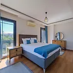 Melek Βίλα